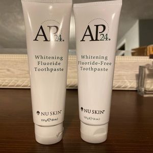 Whitening toothpaste